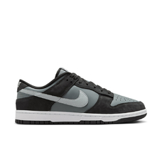Dunk Low Sneaker